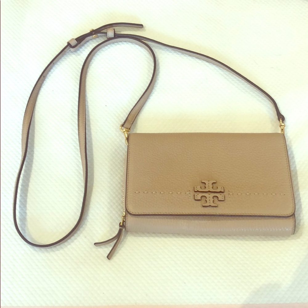 Tory Burch McGraw Crossbody Wallet Bag In sand